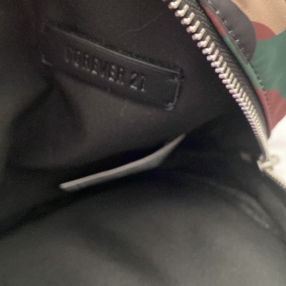 CAMO SIDE BAG - Picture 2 of 4